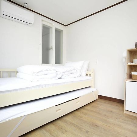 24 Guesthouse Sinchon Hongdae Seoul Exterior foto