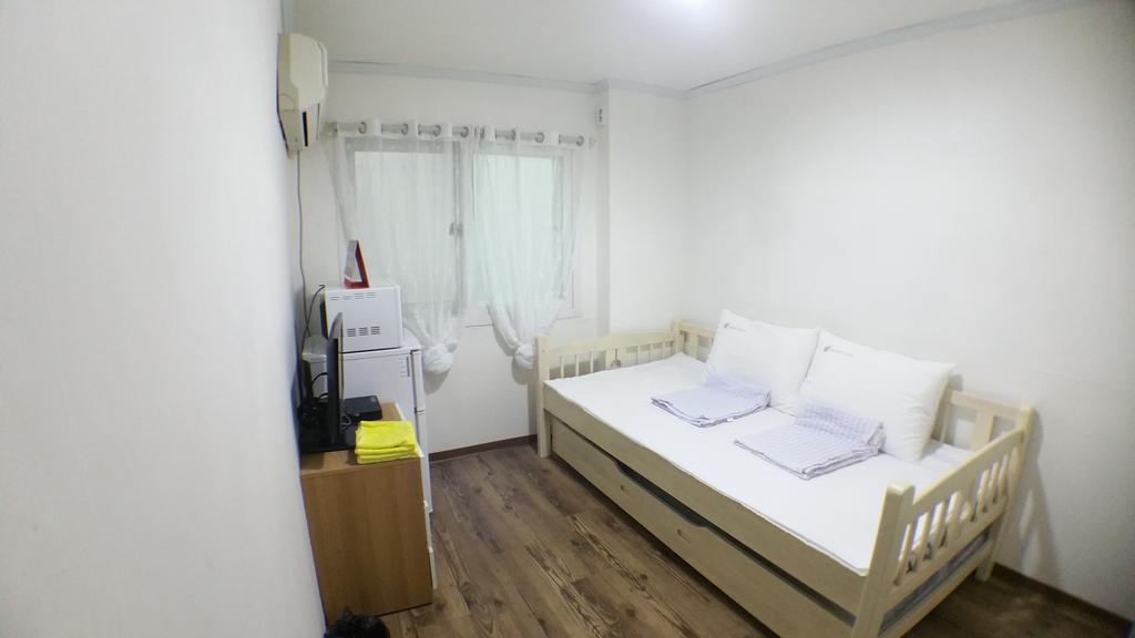 24 Guesthouse Sinchon Hongdae Seoul Exterior foto